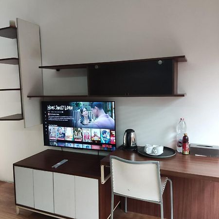 FLAT06. Minimalist Residence Jakarta Exterior foto
